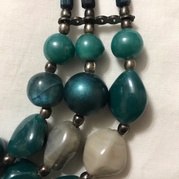 LAST PRICE DROP 3 Strand Chunky Teal Necklace and Earrings Set - Picture 3 of 6
